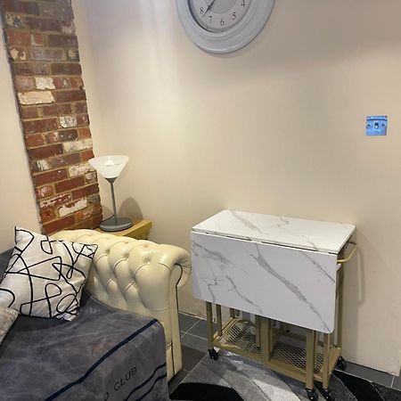 Flat 3 Meadow View Cozy Getaway Apartment Hurst Exterior foto