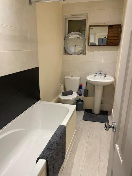 Flat 3 Meadow View Cozy Getaway Apartment Hurst Exterior foto